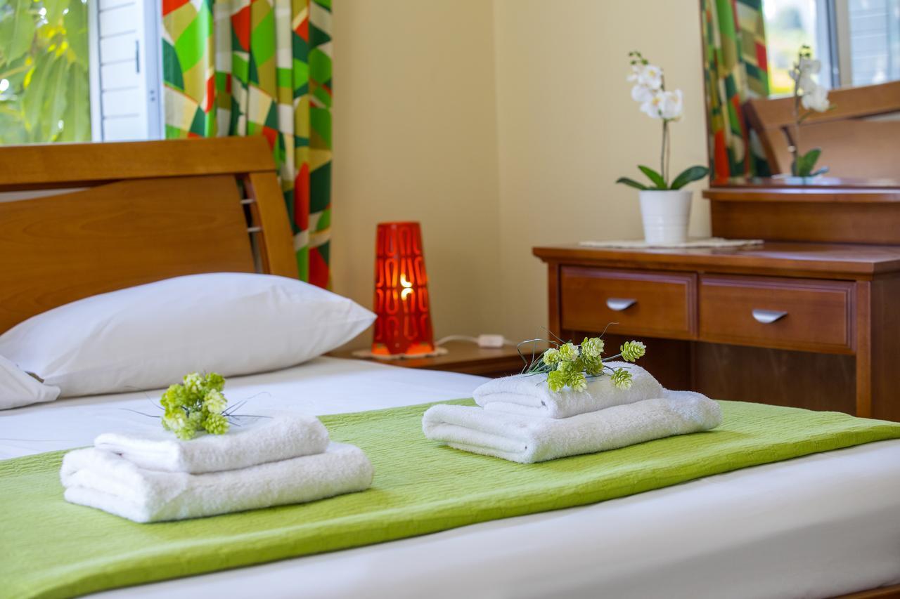 Ayia Napa Tropical Beach Villa Ngoại thất bức ảnh