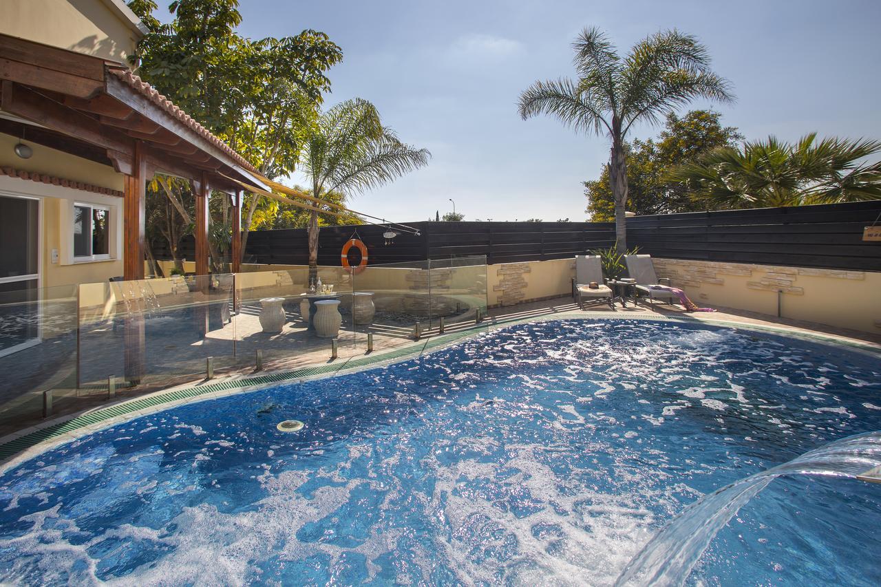 Ayia Napa Tropical Beach Villa Ngoại thất bức ảnh